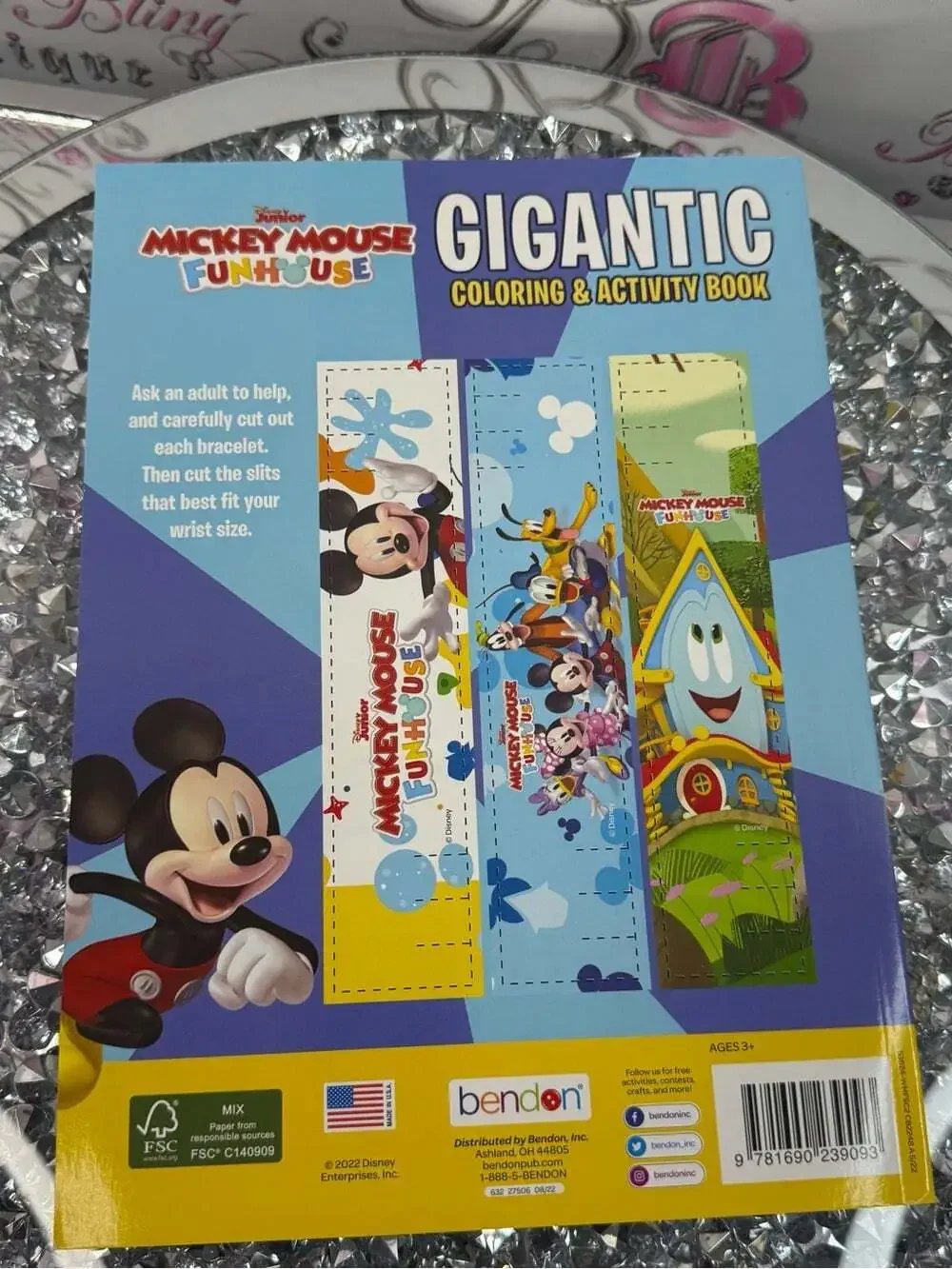 Disney book Mickey & Donald Gigantic Coloring Activity Book - Blue, Yellow, Red